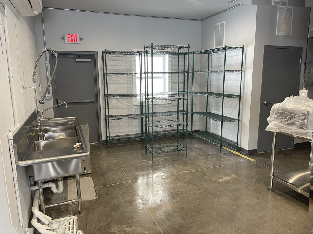 commerical-kitchen-wire-shelving