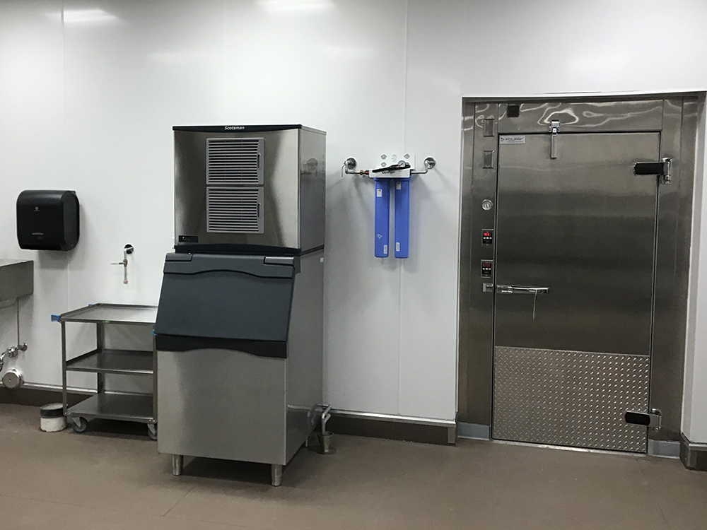 ice-machine-and-walkin-refrigerator
