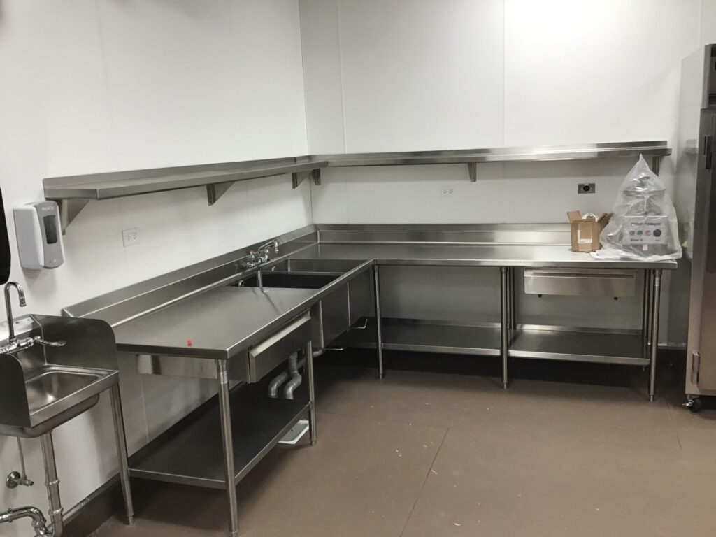 stainless-steel-restaurant-worktables-scaled